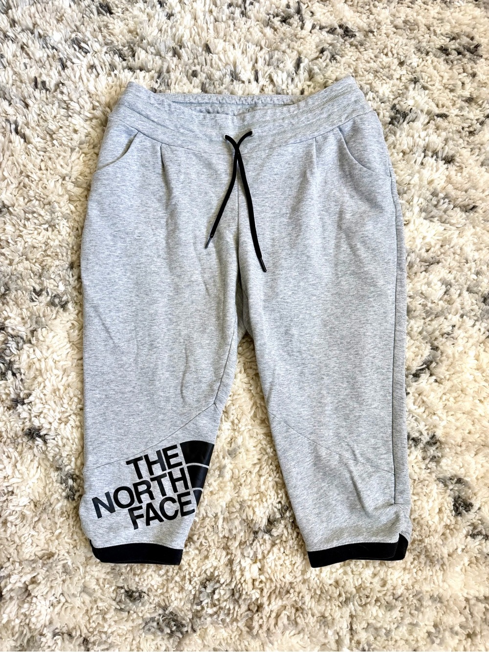 The North Face Gray Logo Capri Pants Size Medium Like New